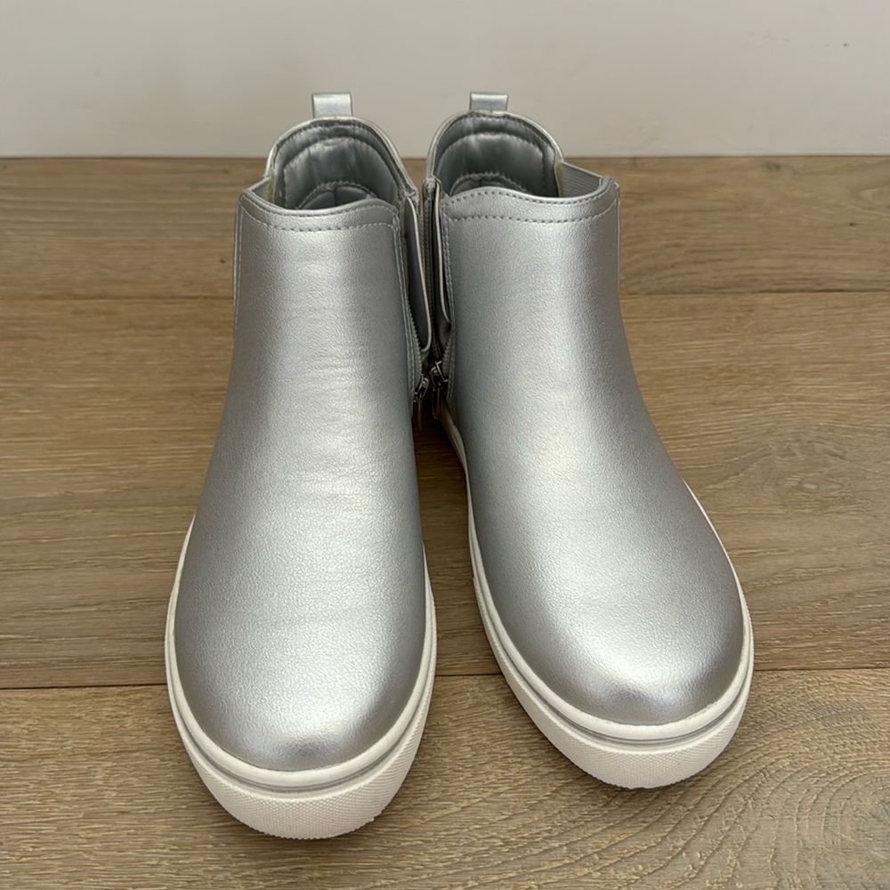 Girls silver boots Lands End size 3